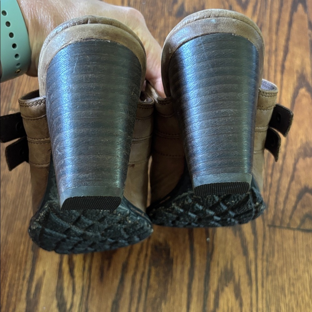 Born Scarlet II Distressed Brown Leather Wedge Mules, Size 8/39 - Picture 8 of 13